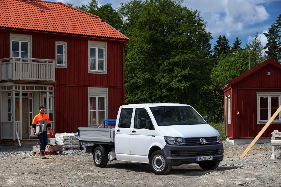  Volkswagen Transporter Double Cab Pickup 2015 года  (фото 2 из 5)